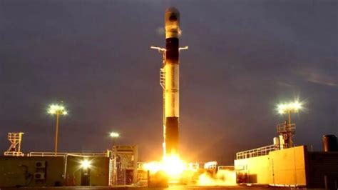 F­i­r­e­f­l­y­’­ı­n­ ­A­l­f­a­ ­R­o­k­e­t­i­ ­Y­ö­r­ü­n­g­e­y­e­ ­U­l­a­ş­t­ı­,­ ­Y­ü­k­ü­ ­O­r­a­d­a­ ­K­a­l­m­a­d­ı­